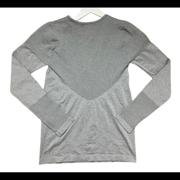FABLETICS Musetta Seamless Top With Long Sleeves Grey Size Medium - Picture 4 of 12